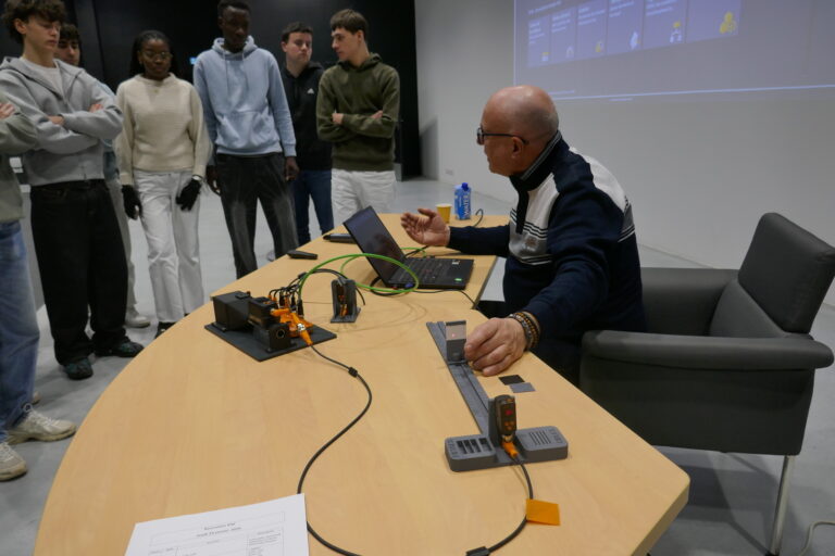 lindustrie-4-0-au-coeur-du-lycee–IFM-a-St-Jo-Vannes-7