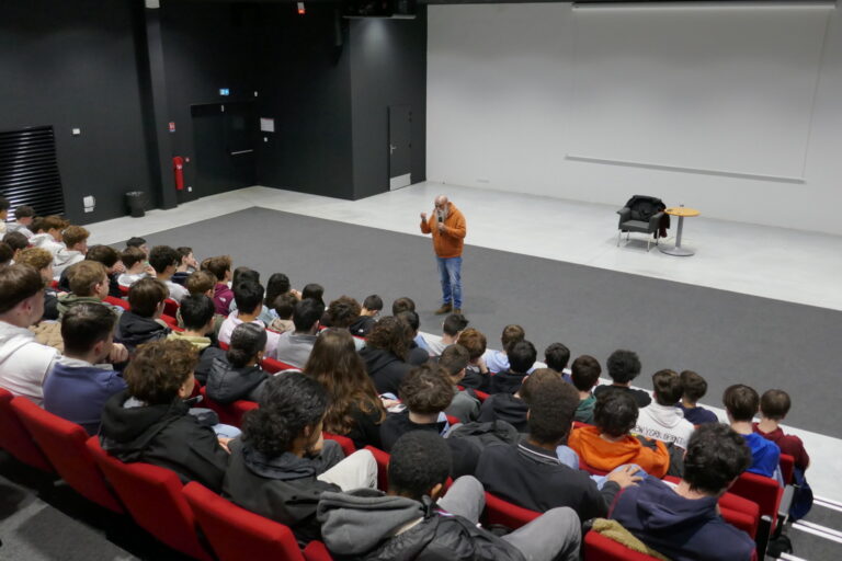 rencontre-marquante-avec-pierre-favre-au-lycee–Pierre-Favre-2