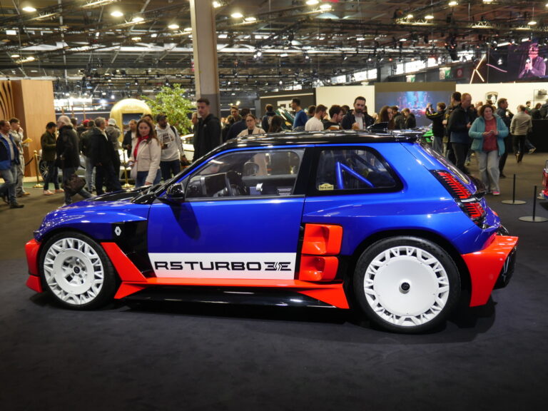 sortie-pedagogique-au-salon-retromobile-paris–Retromobile-10